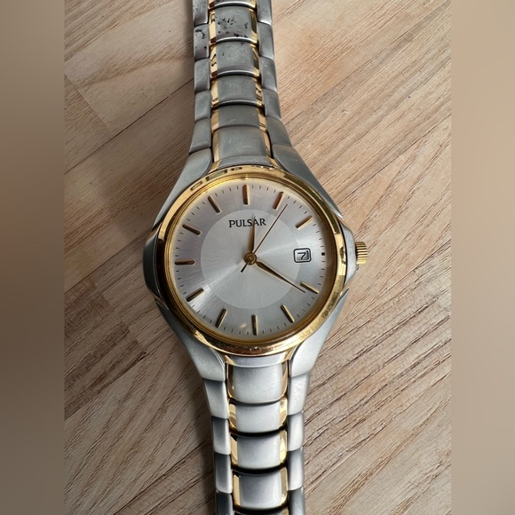 Pulsar Watch Men's Stainless Matte Silver Gold Tone with Date Window Quartz - Picture 4 of 10